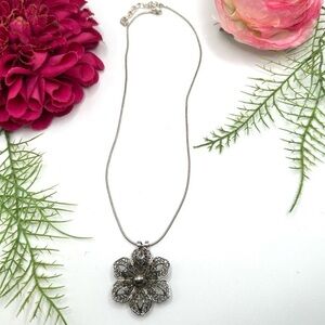 NEW⚜️Blooming Flower Lace Charm Necklace